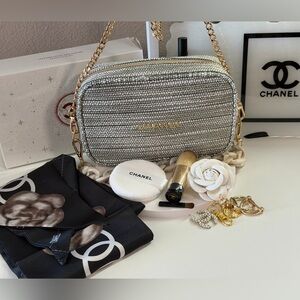 🩶GWP🖤Chanel Elegant Silver and Gold Crossbody Bag❤️‍🔥BUNDLE HOT 🥵 DEAL❤️‍🔥